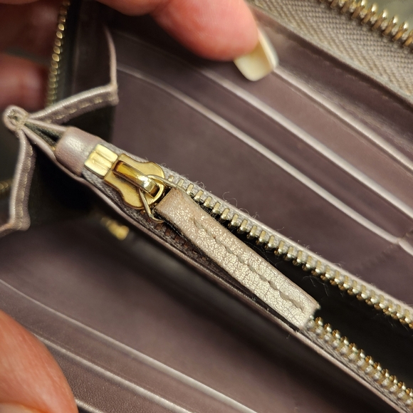 GUCCI GG Leather Zip Wallet in Lavender 2956710959 - Picture 7 of 15